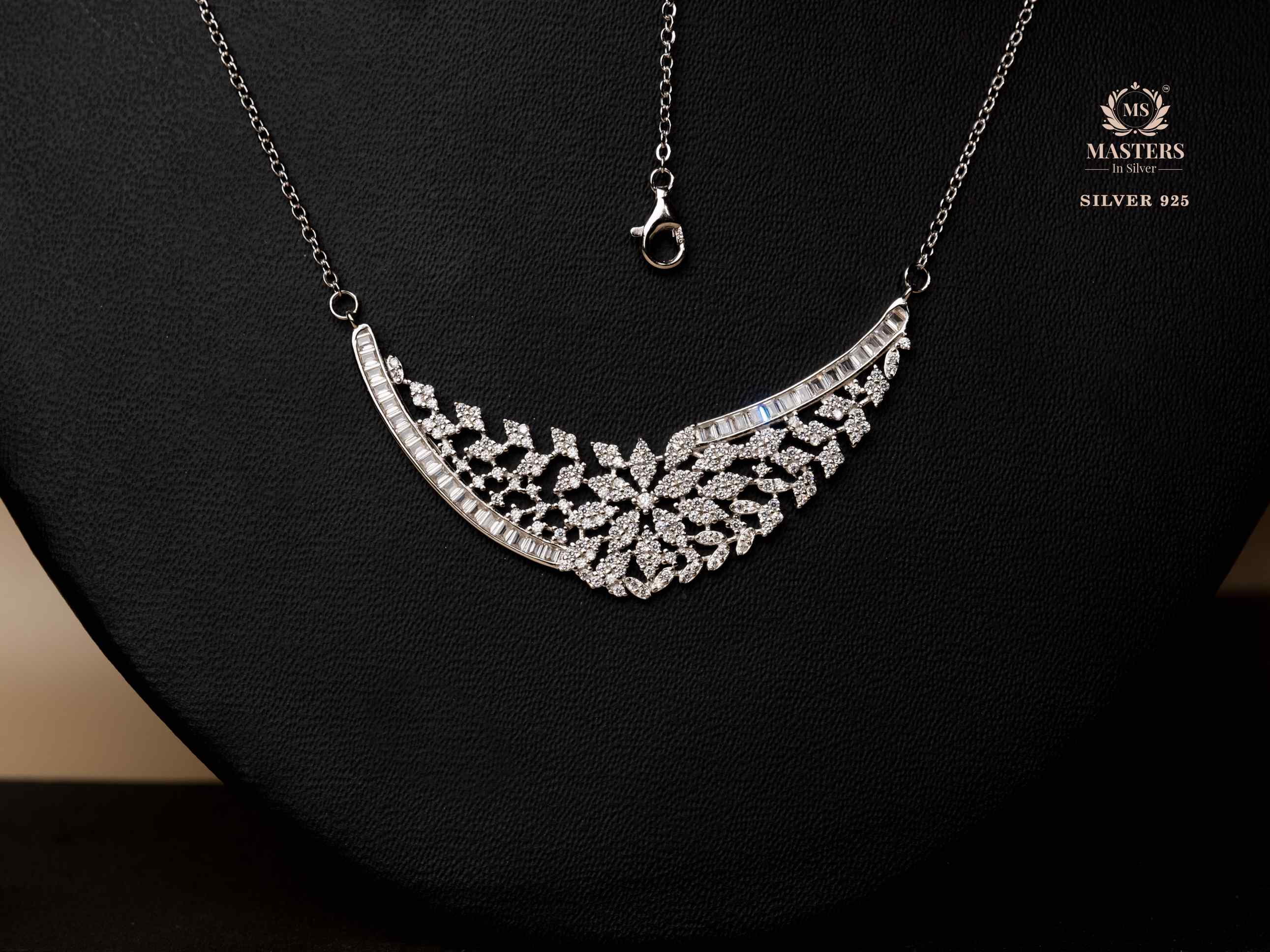 PENDANT SET SLEEK CHAIN DIAMONDS TYPE 5 PIECES